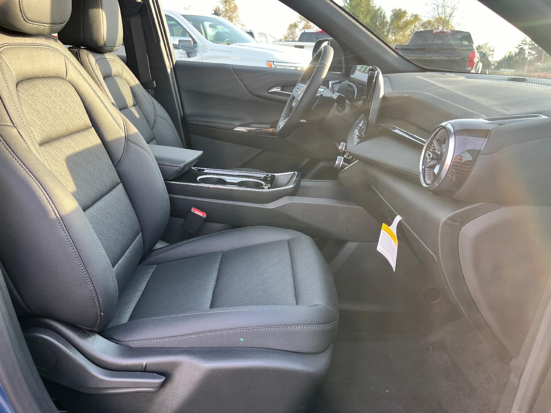 2025 Chevrolet Equinox Vehicle Photo in CLARE, MI 48617-9414