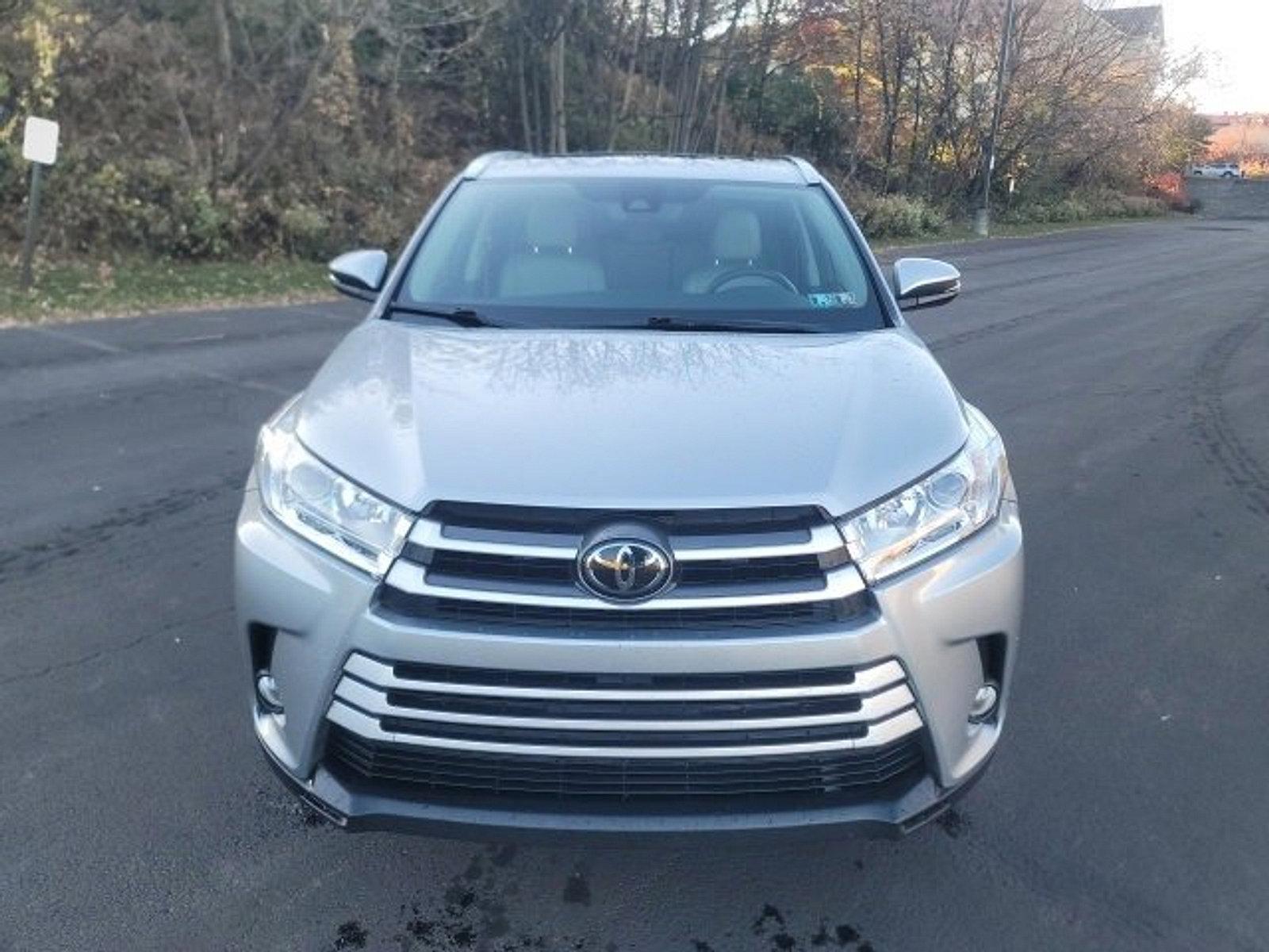 Used 2017 Toyota Highlander XLE with VIN 5TDJZRFH0HS520977 for sale in Harrisburg, PA