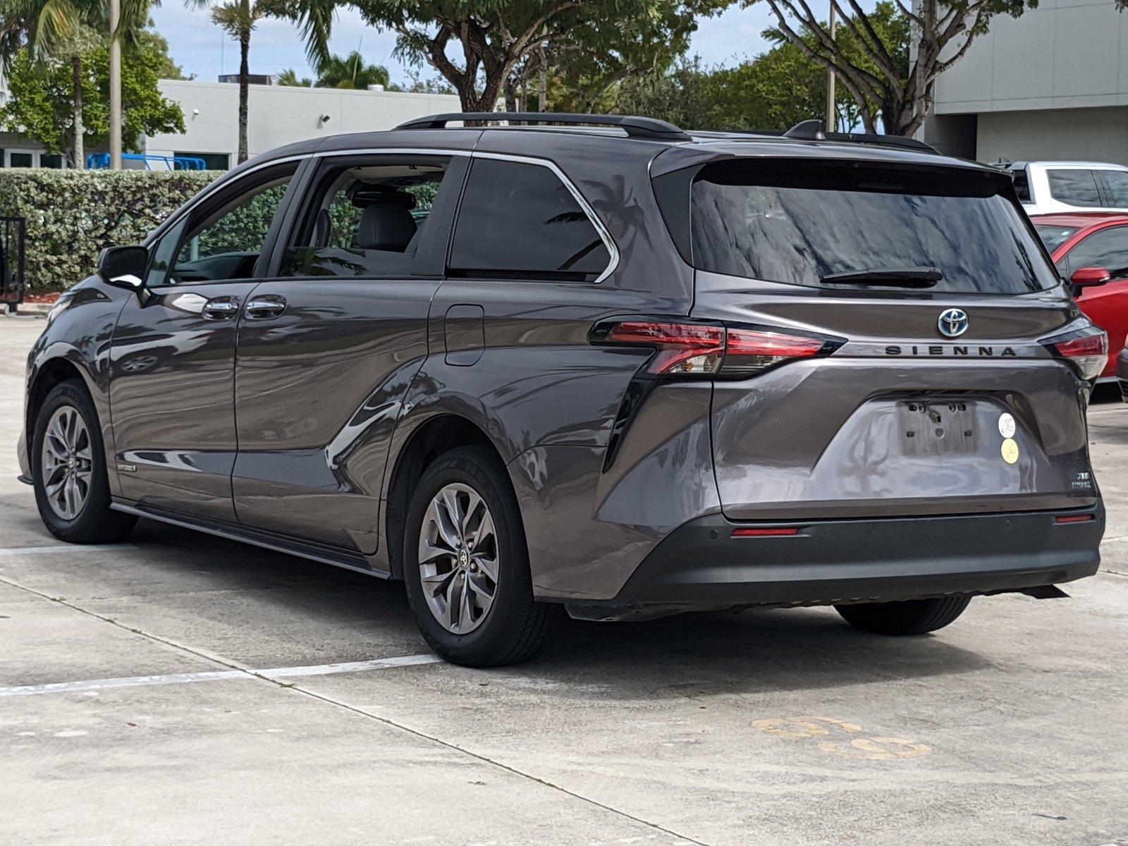 2021 Toyota Sienna Vehicle Photo in Davie, FL 33331