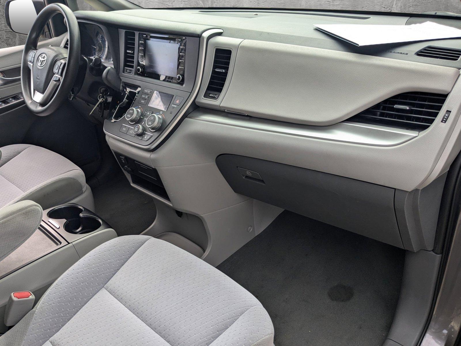 2020 Toyota Sienna Vehicle Photo in Davie, FL 33331