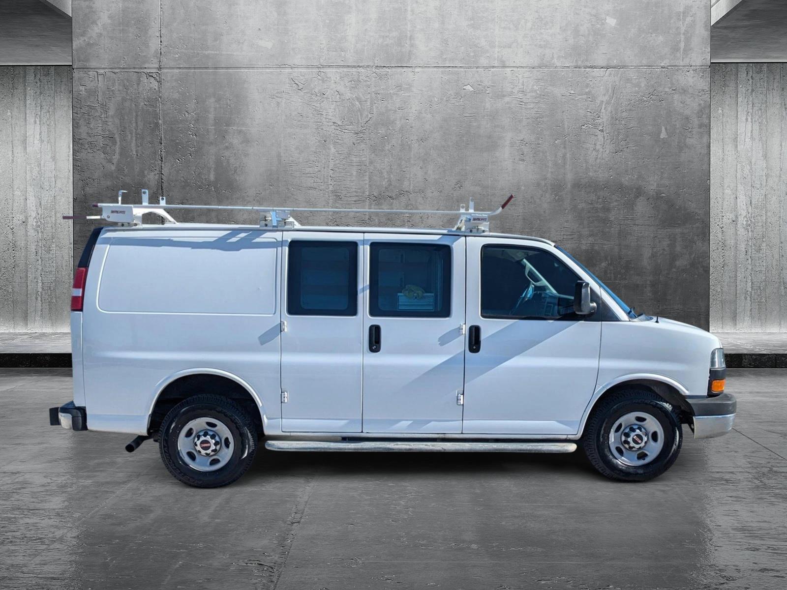 2017 GMC Savana Cargo Van Vehicle Photo in Corpus Christi, TX 78415