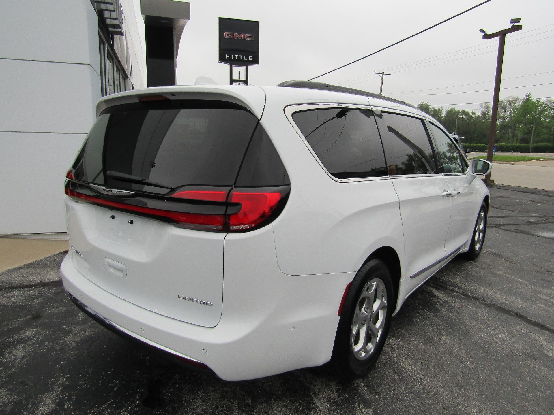 2022 Chrysler Pacifica Vehicle Photo in GREENVILLE, OH 45331-1026