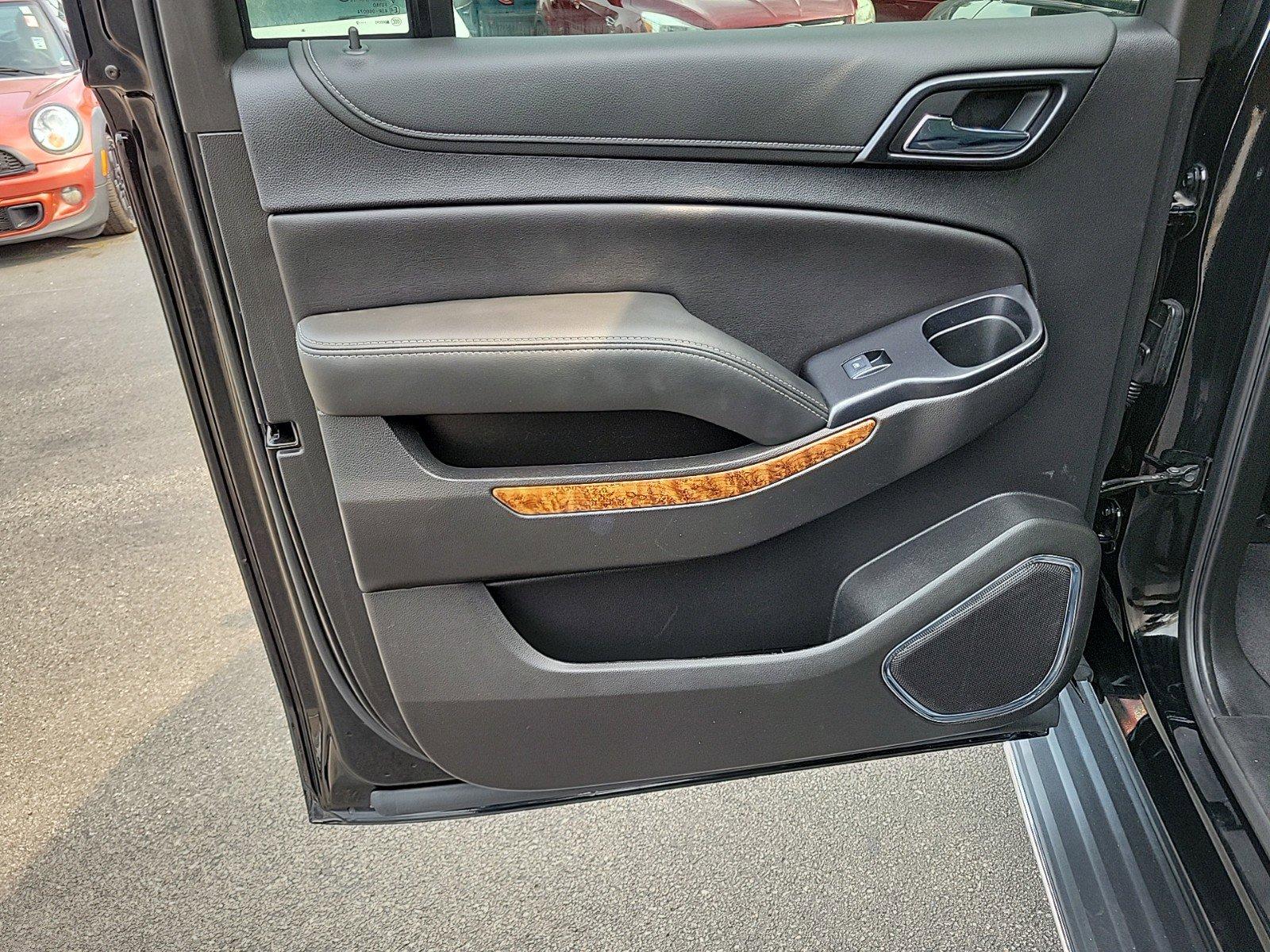 2019 Chevrolet Suburban Vehicle Photo in Saint Charles, IL 60174
