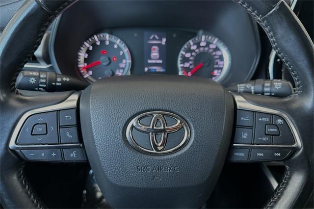 2021 Toyota Highlander Vehicle Photo in ELK GROVE, CA 95757-8703