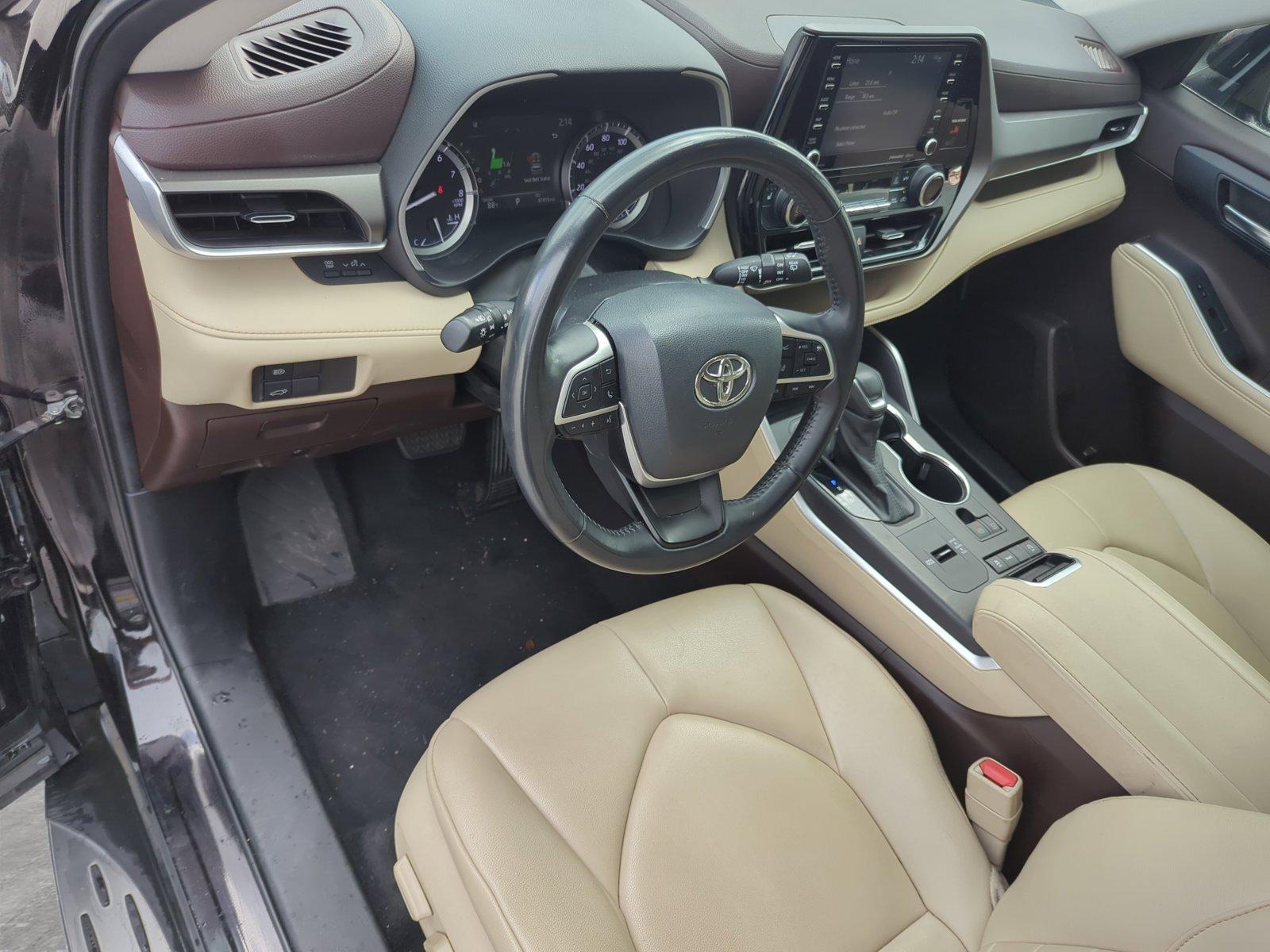 2022 Toyota Highlander Vehicle Photo in Ft. Myers, FL 33907