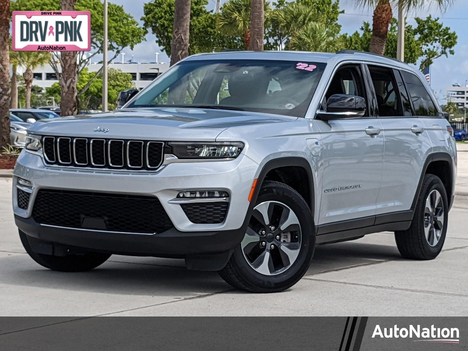 2022 Jeep Grand Cherokee 4xe Vehicle Photo in Pembroke Pines, FL 33027