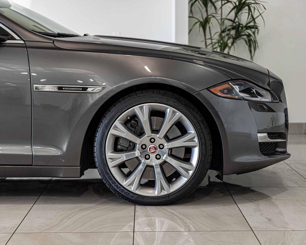 2019 Jaguar XJ Vehicle Photo in Plainfield, IL 60586