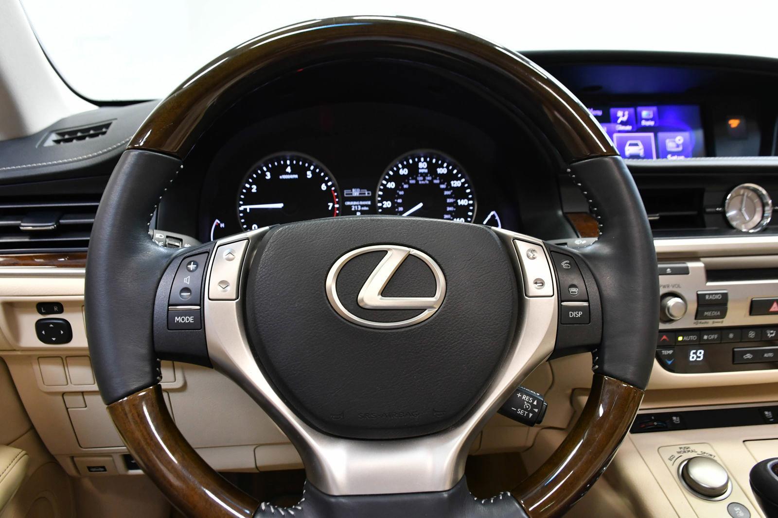 2014 Lexus ES 350 Vehicle Photo in DALLAS, TX 75235