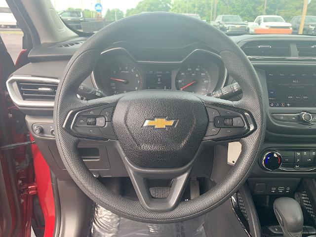 2021 Chevrolet Trailblazer Vehicle Photo in MOON TOWNSHIP, PA 15108-2571