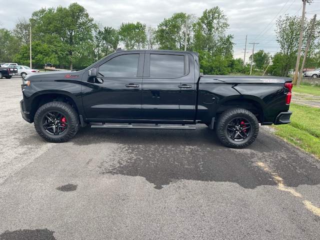 Used 2019 Chevrolet Silverado 1500 LT Trail Boss with VIN 3GCPYFED4KG141268 for sale in Carmi, IL