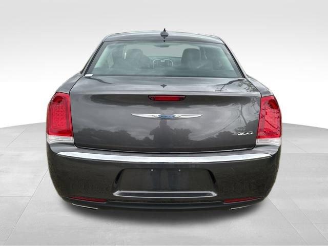 2020 Chrysler 300 Vehicle Photo in MEDINA, OH 44256-9631