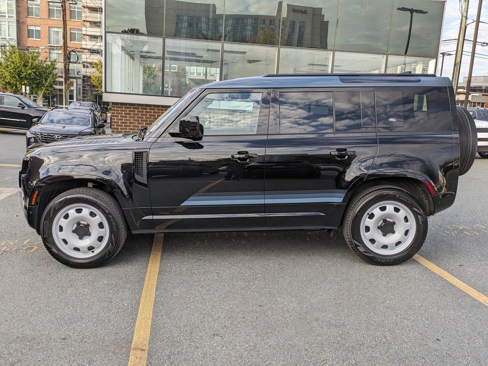 2024 Land Rover Defender Vehicle Photo in Bethesda, MD 20852