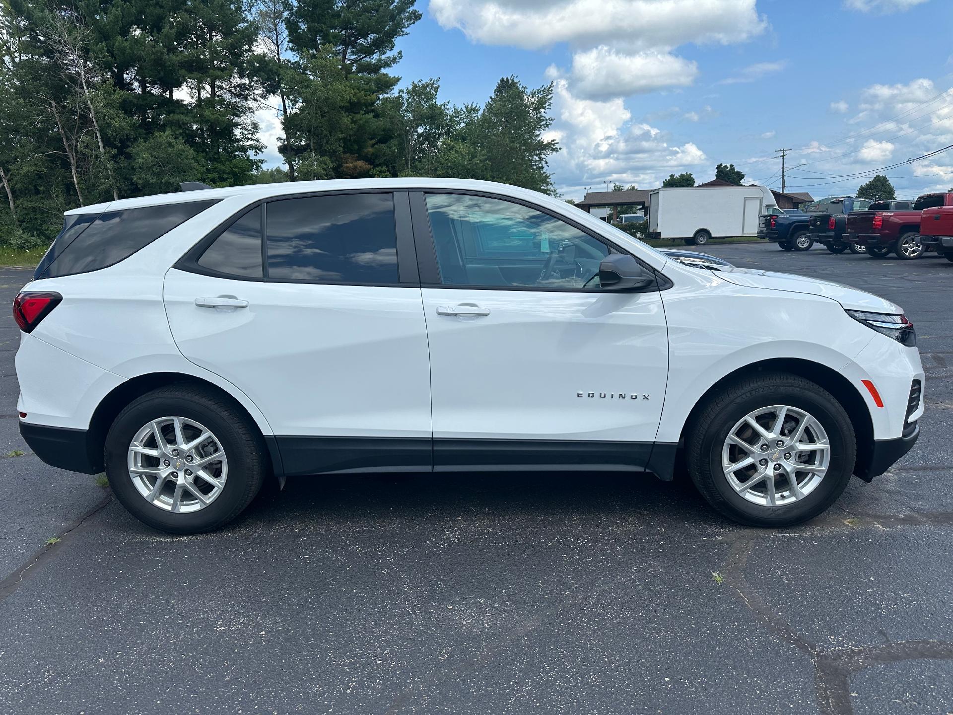 2022 Chevrolet Equinox Vehicle Photo in CLARE, MI 48617-9414