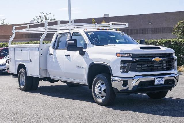 2024 Chevrolet Silverado 3500 HD CC Vehicle Photo in VENTURA, CA 93003-8585