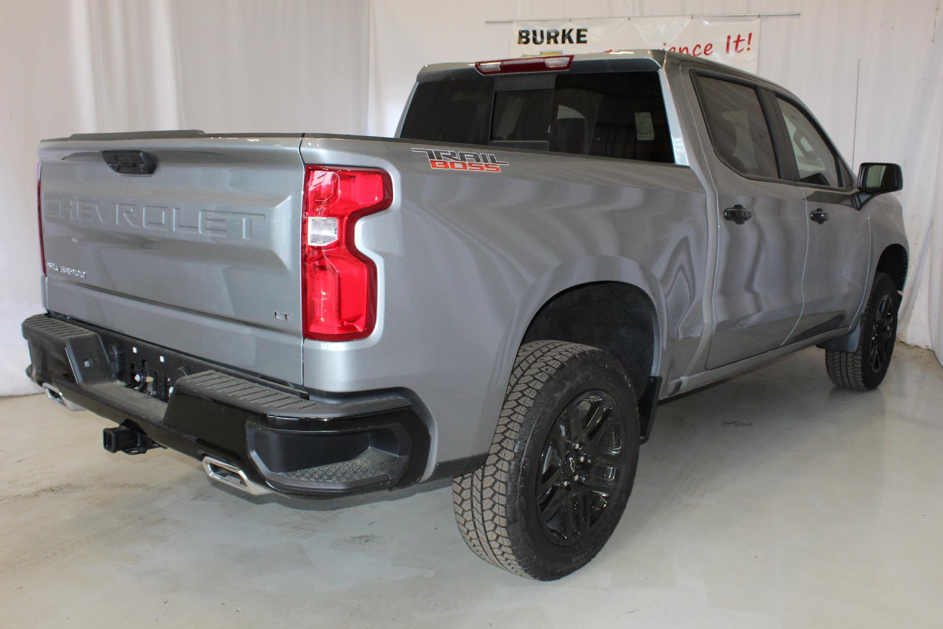 2024 Chevrolet Silverado 1500 Vehicle Photo in NORTHAMPTON, MA 01060-1120