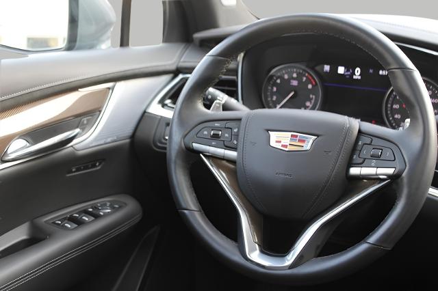 2024 Cadillac XT6 Vehicle Photo in MADISON, WI 53713-3220