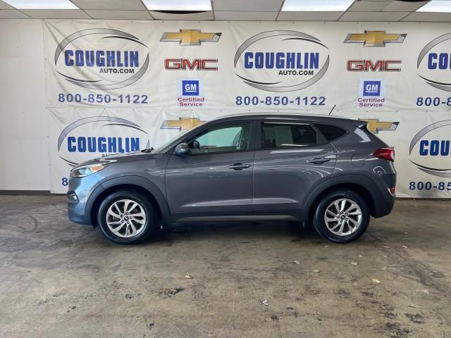 Used 2016 Hyundai Tucson SE with VIN KM8J33A41GU135842 for sale in London, OH