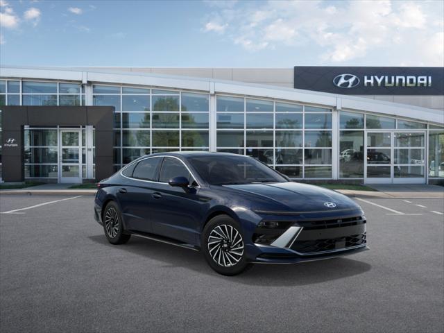 2025 Hyundai SONATA Hybrid Vehicle Photo in Greeley, CO 80634