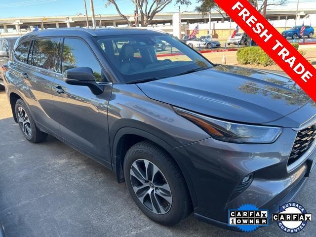 2022 Toyota Highlander Vehicle Photo in SUGAR LAND, TX 77478-0000