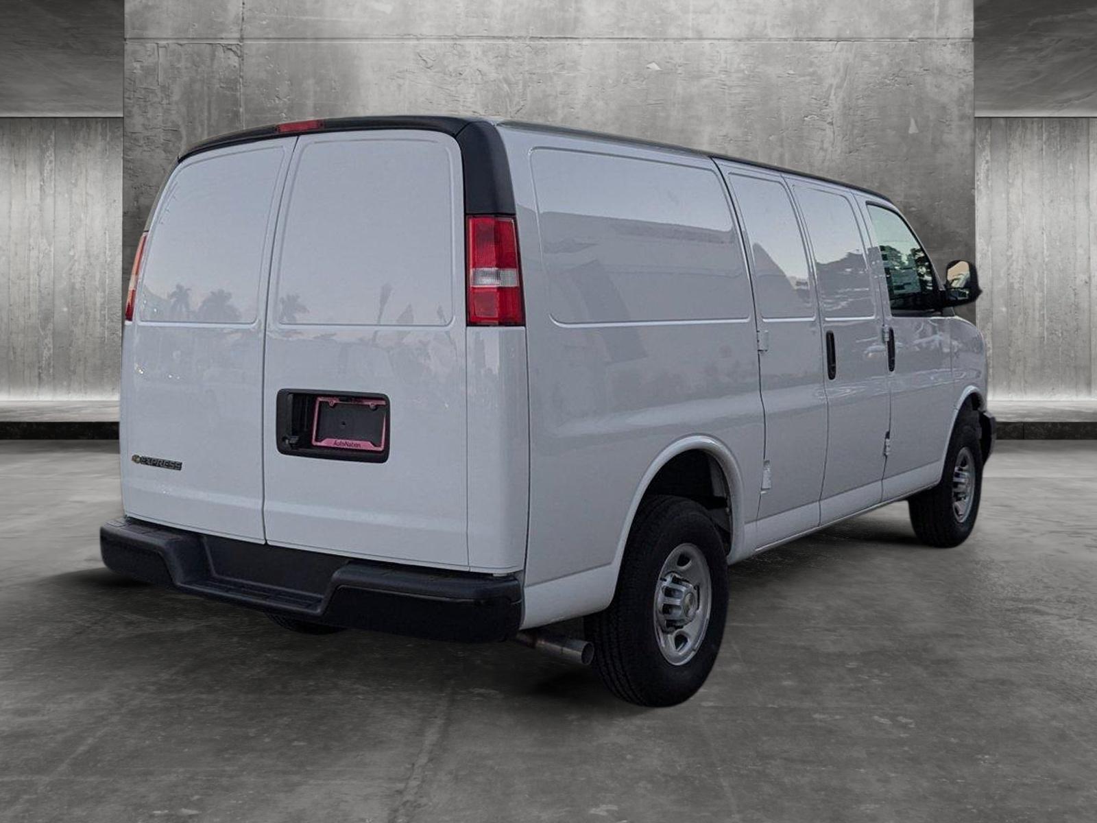 2024 Chevrolet Express Cargo 2500 Vehicle Photo in MIAMI, FL 33134-2699