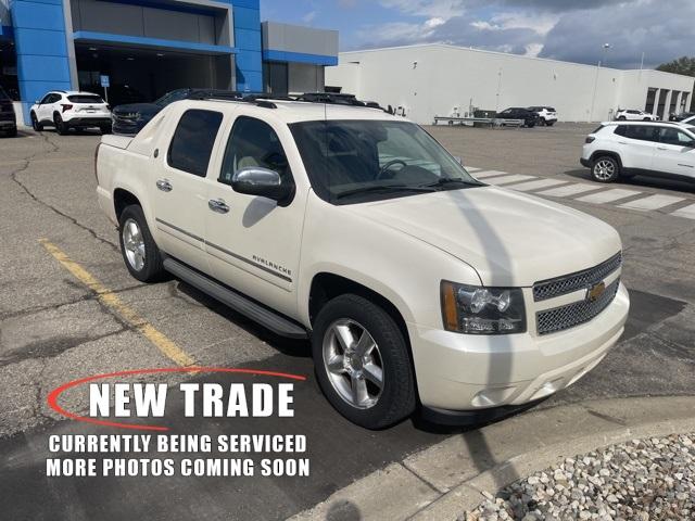 2013 Chevrolet Avalanche Vehicle Photo in GRAND BLANC, MI 48439-8139