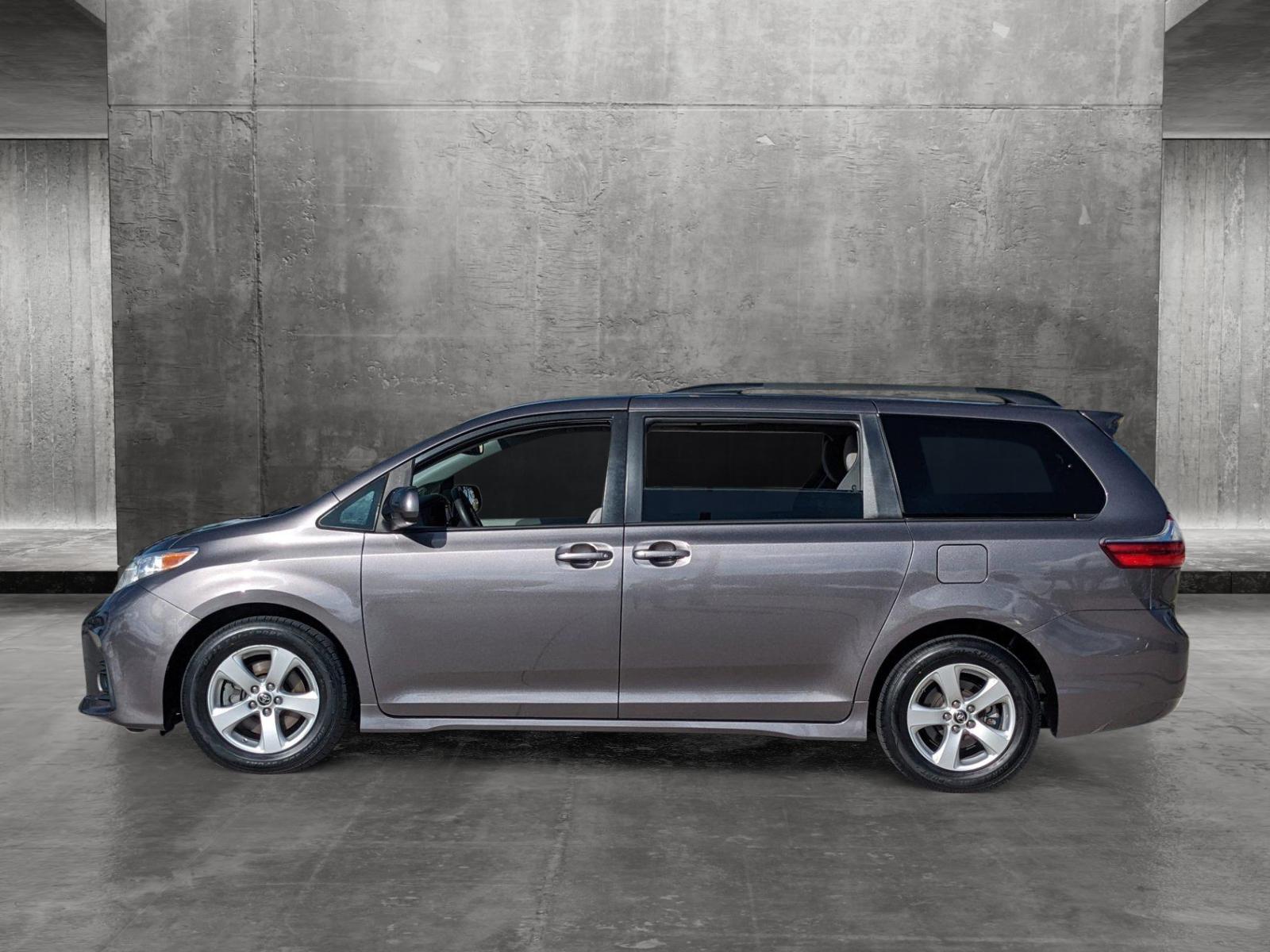 2020 Toyota Sienna Vehicle Photo in Davie, FL 33331