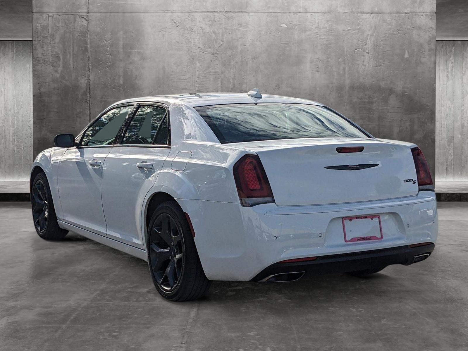 2022 Chrysler 300 Vehicle Photo in MIAMI, FL 33172-3015