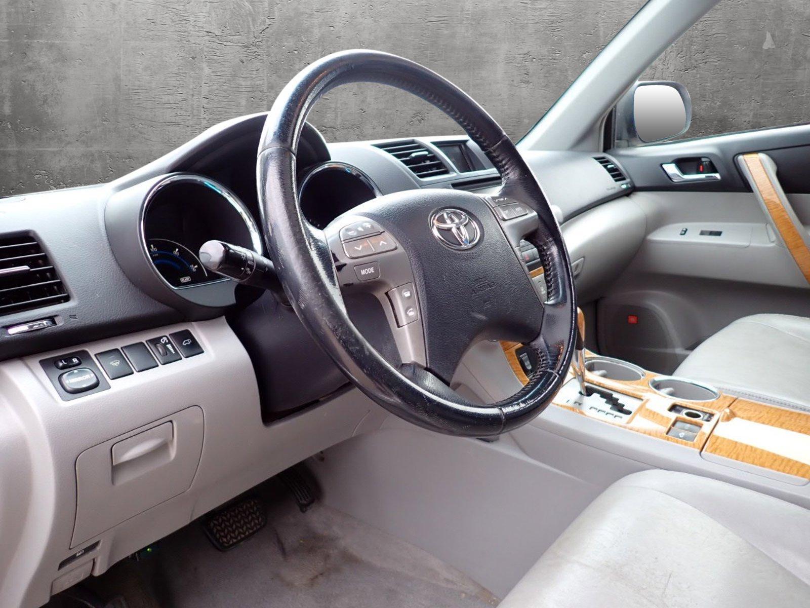 2010 Toyota Highlander Hybrid Vehicle Photo in DENVER, CO 80221-3610