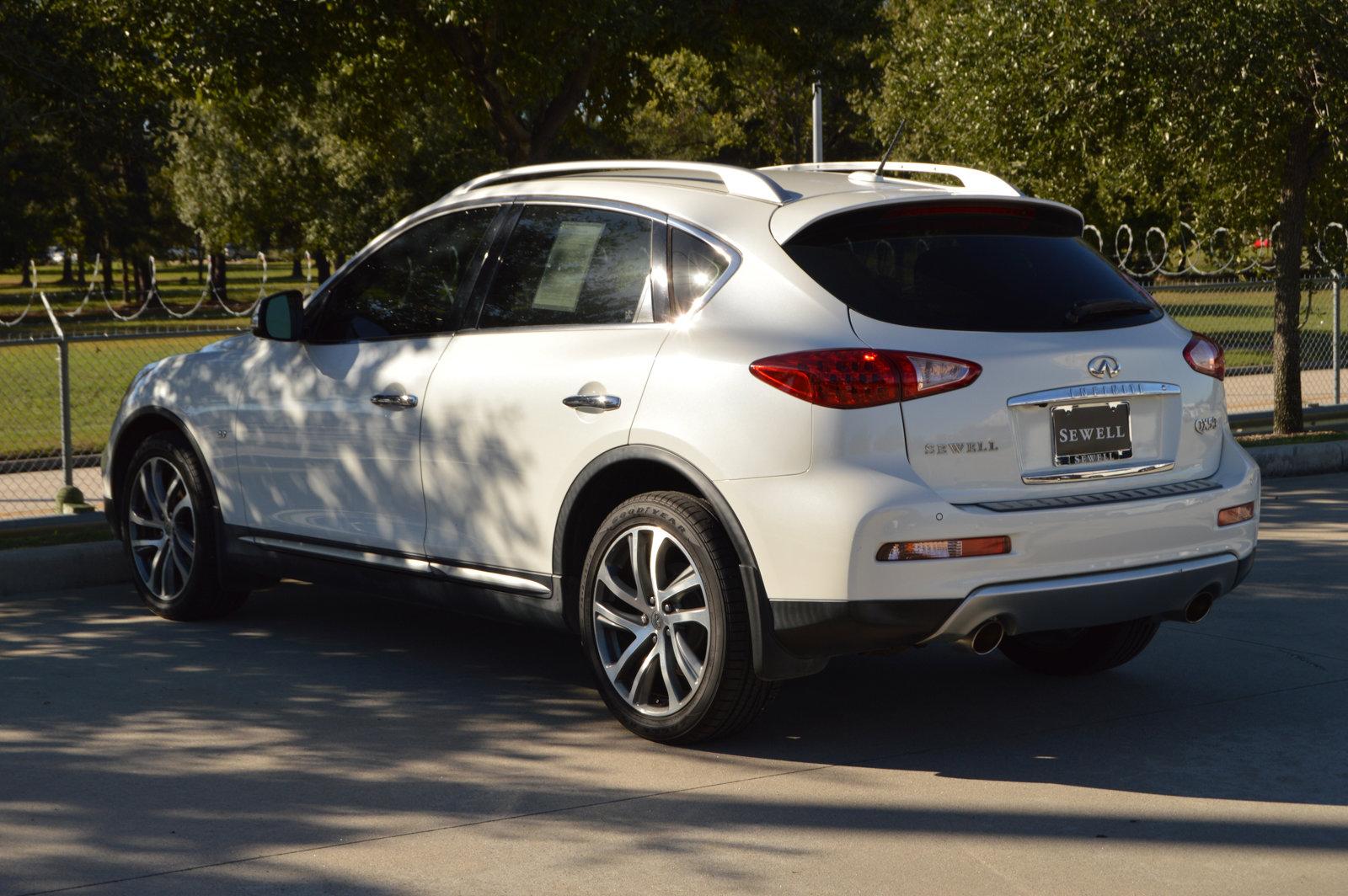 2016 INFINITI QX50 Vehicle Photo in Houston, TX 77090