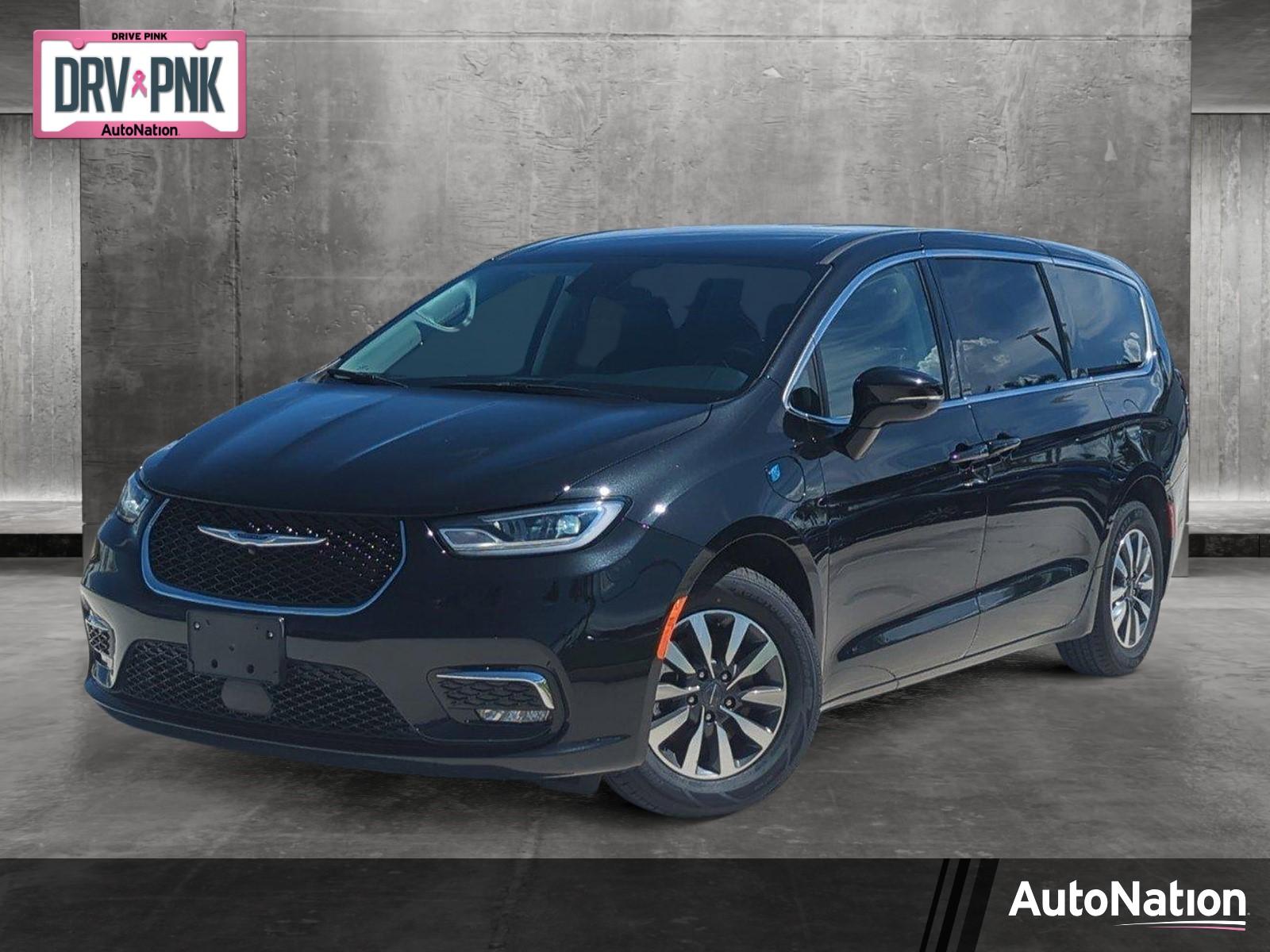 2022 Chrysler Pacifica Vehicle Photo in Pembroke Pines, FL 33027