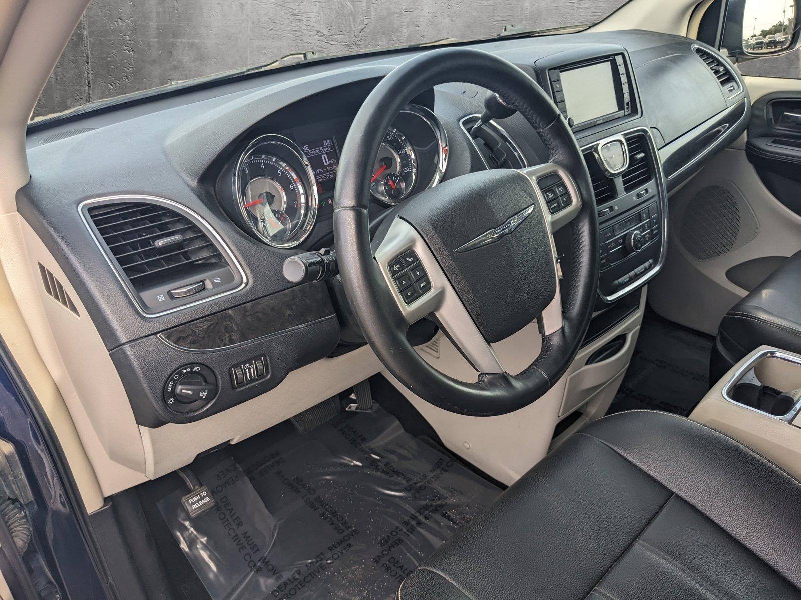 2015 Chrysler Town & Country Vehicle Photo in MIAMI, FL 33134-2699