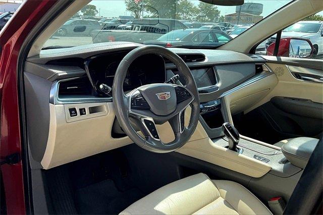 2019 Cadillac XT5 Vehicle Photo in TOPEKA, KS 66609-0000