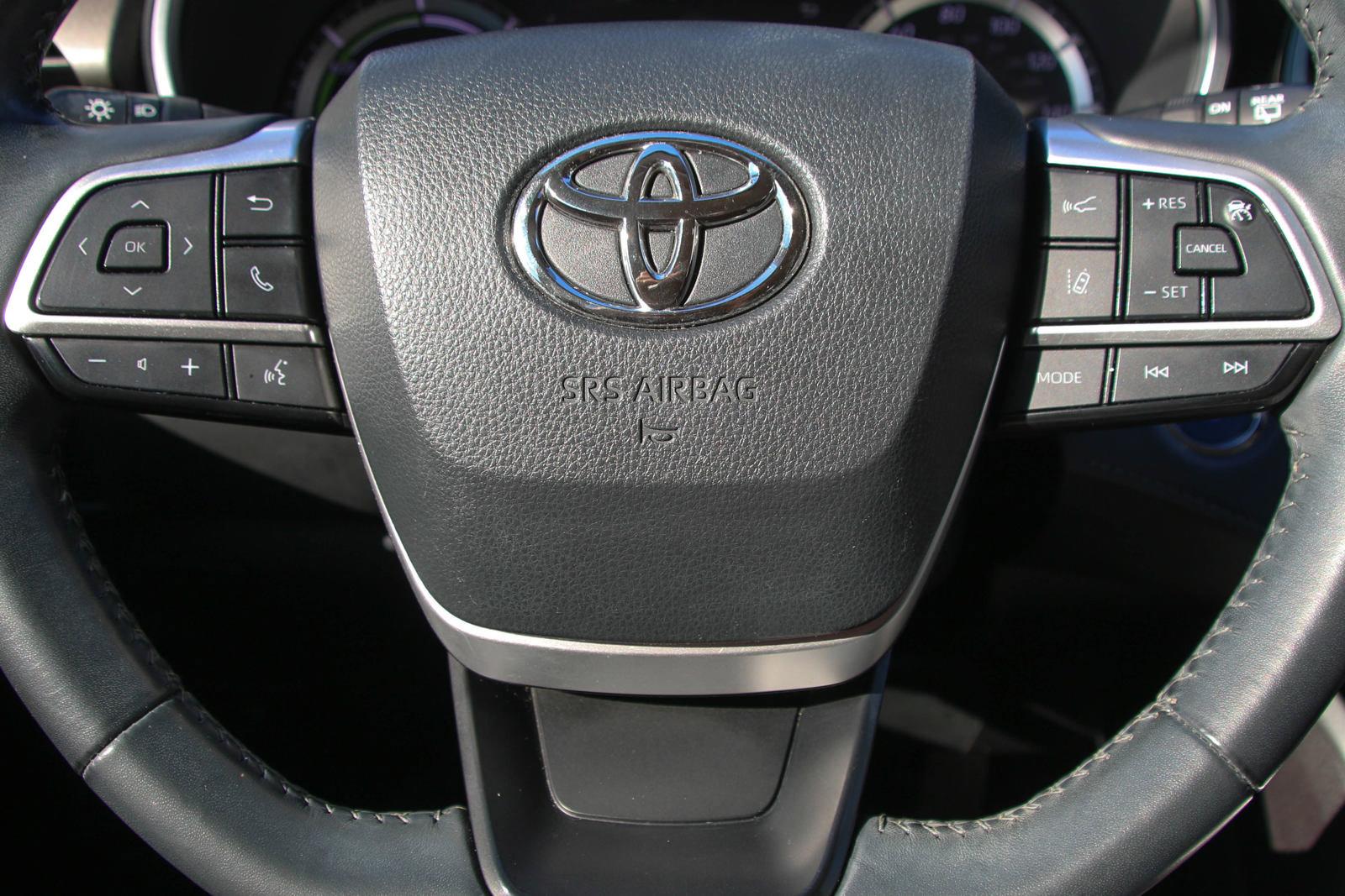 2022 Toyota Highlander Vehicle Photo in SUGAR LAND, TX 77478