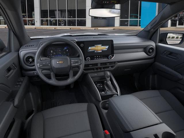 2024 Chevrolet Colorado Vehicle Photo in MOON TOWNSHIP, PA 15108-2571