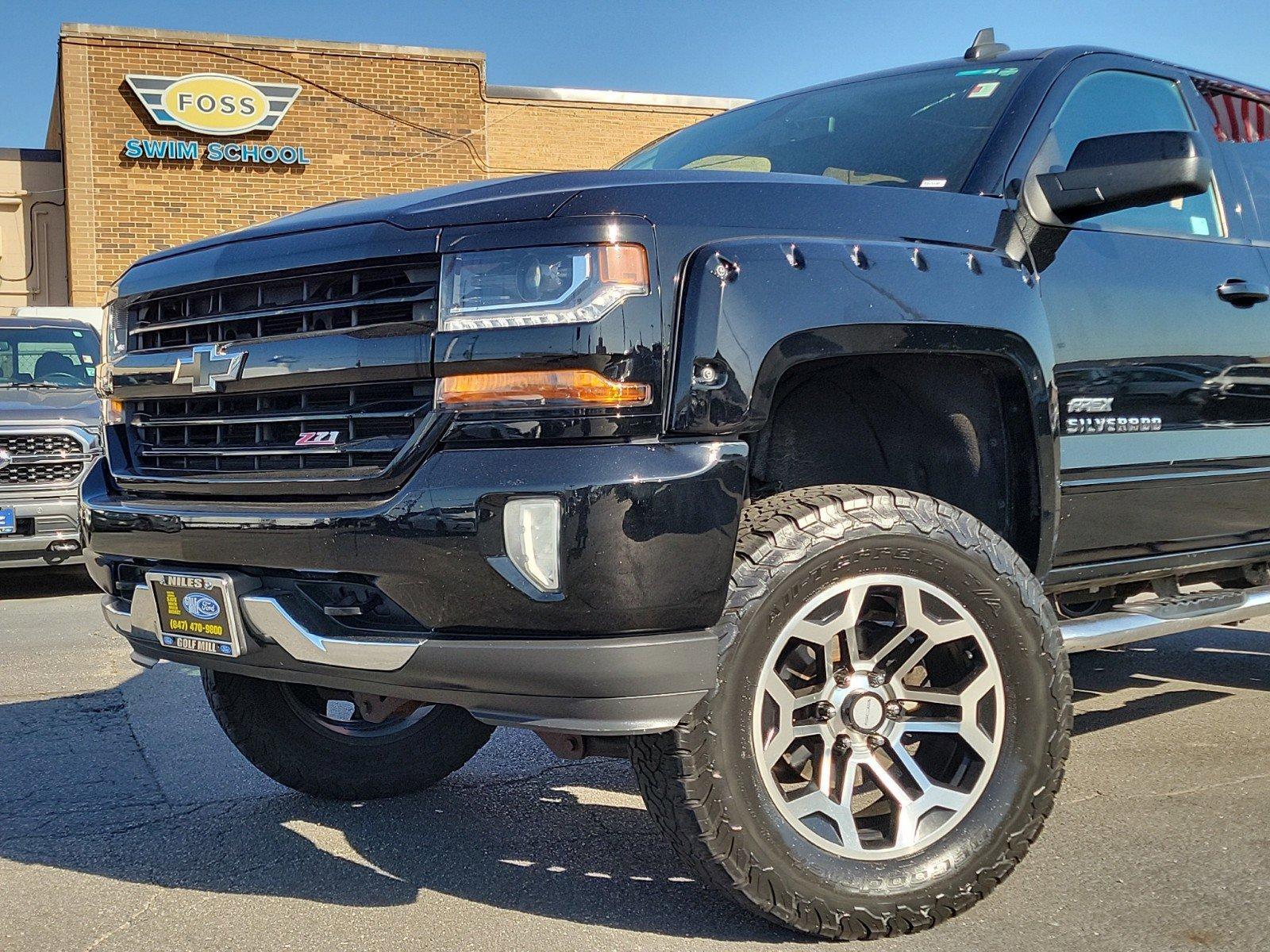 2017 Chevrolet Silverado 1500 Vehicle Photo in Plainfield, IL 60586