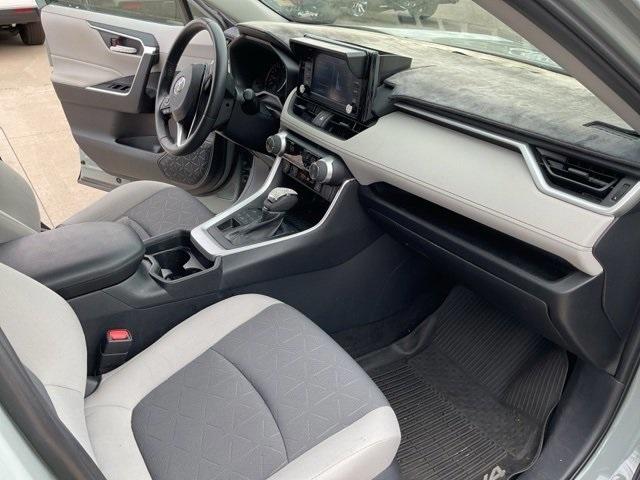 2019 Toyota RAV4 Vehicle Photo in ENGLEWOOD, CO 80113-6708