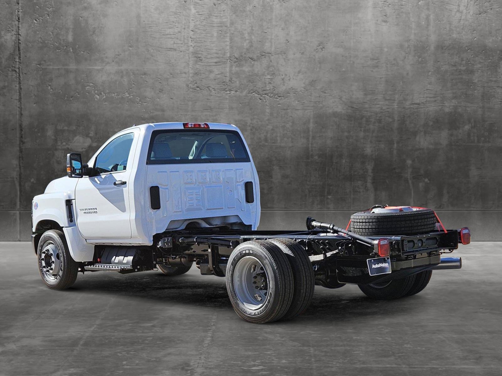 2024 Chevrolet Silverado 4500 HD Vehicle Photo in AMARILLO, TX 79103-4111