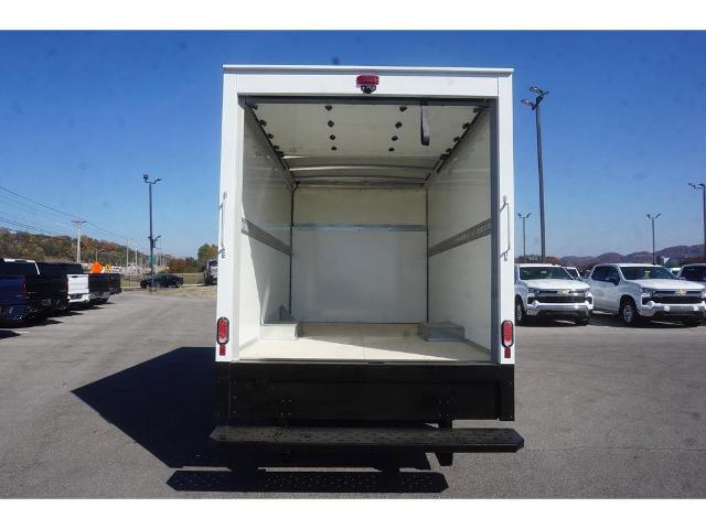 2023 Chevrolet Express Cutaway 3500 Vehicle Photo in ALCOA, TN 37701-3235