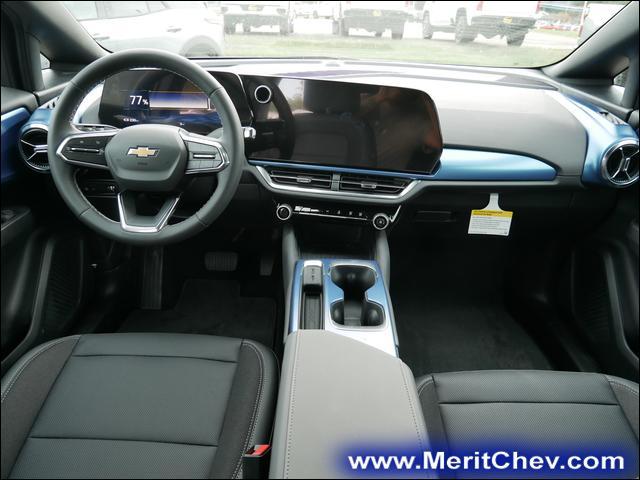 2024 Chevrolet Equinox EV Vehicle Photo in MAPLEWOOD, MN 55119-4794