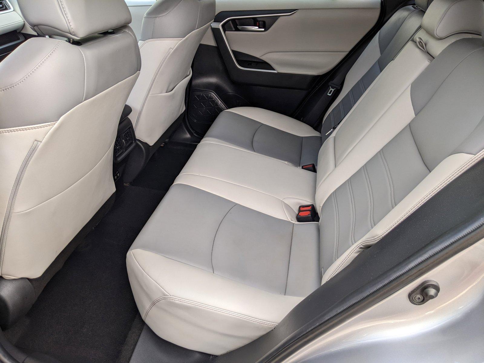 2020 Toyota RAV4 Vehicle Photo in Pembroke Pines , FL 33084