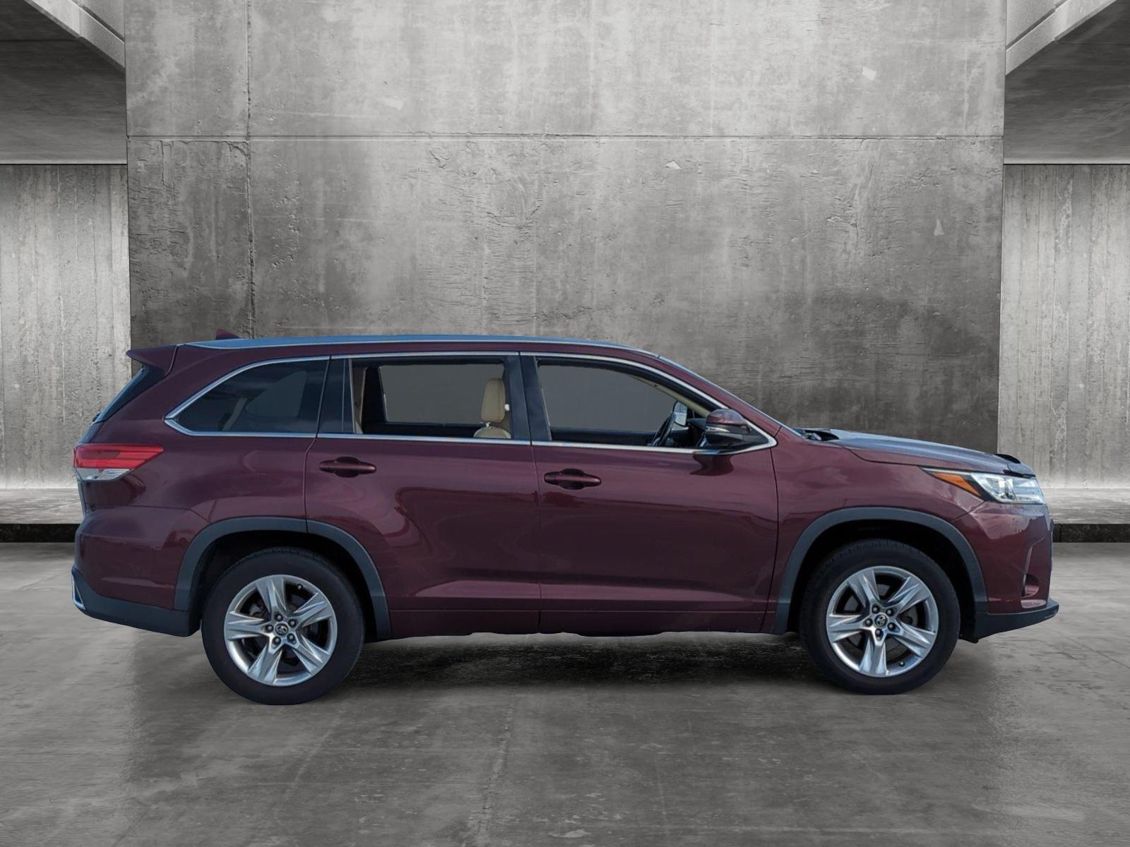 2017 Toyota Highlander Vehicle Photo in Ft. Myers, FL 33907