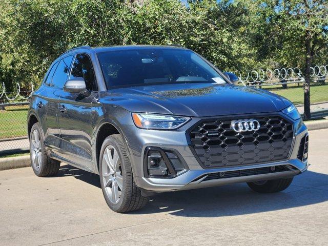 2025 Audi Q5 Vehicle Photo in HOUSTON, TX 77090