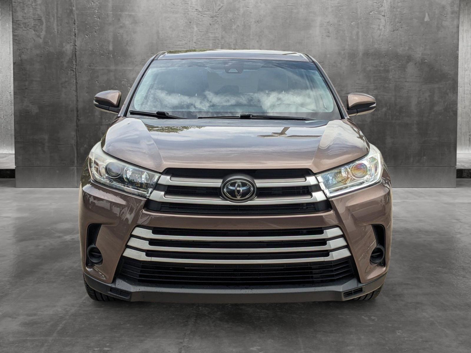 2019 Toyota Highlander Vehicle Photo in Miami, FL 33135