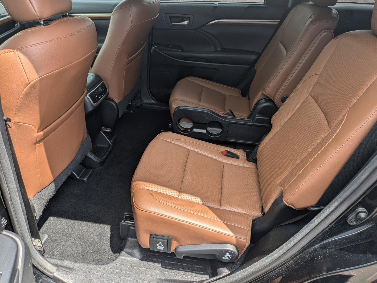 2018 Toyota Highlander Vehicle Photo in Sarasota, FL 34231