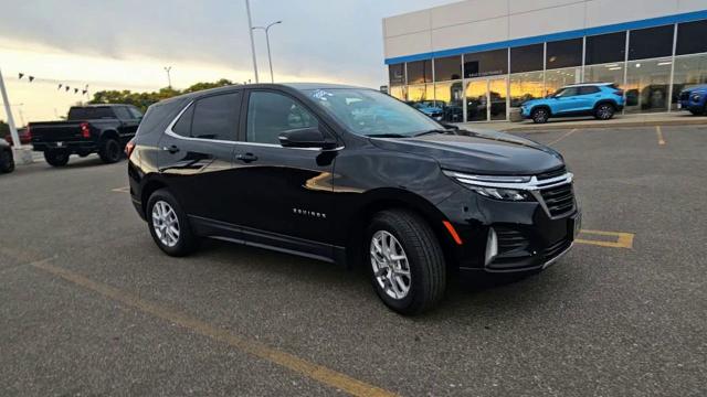 Used 2022 Chevrolet Equinox LT with VIN 3GNAXUEV2NL169398 for sale in Saint Cloud, MN