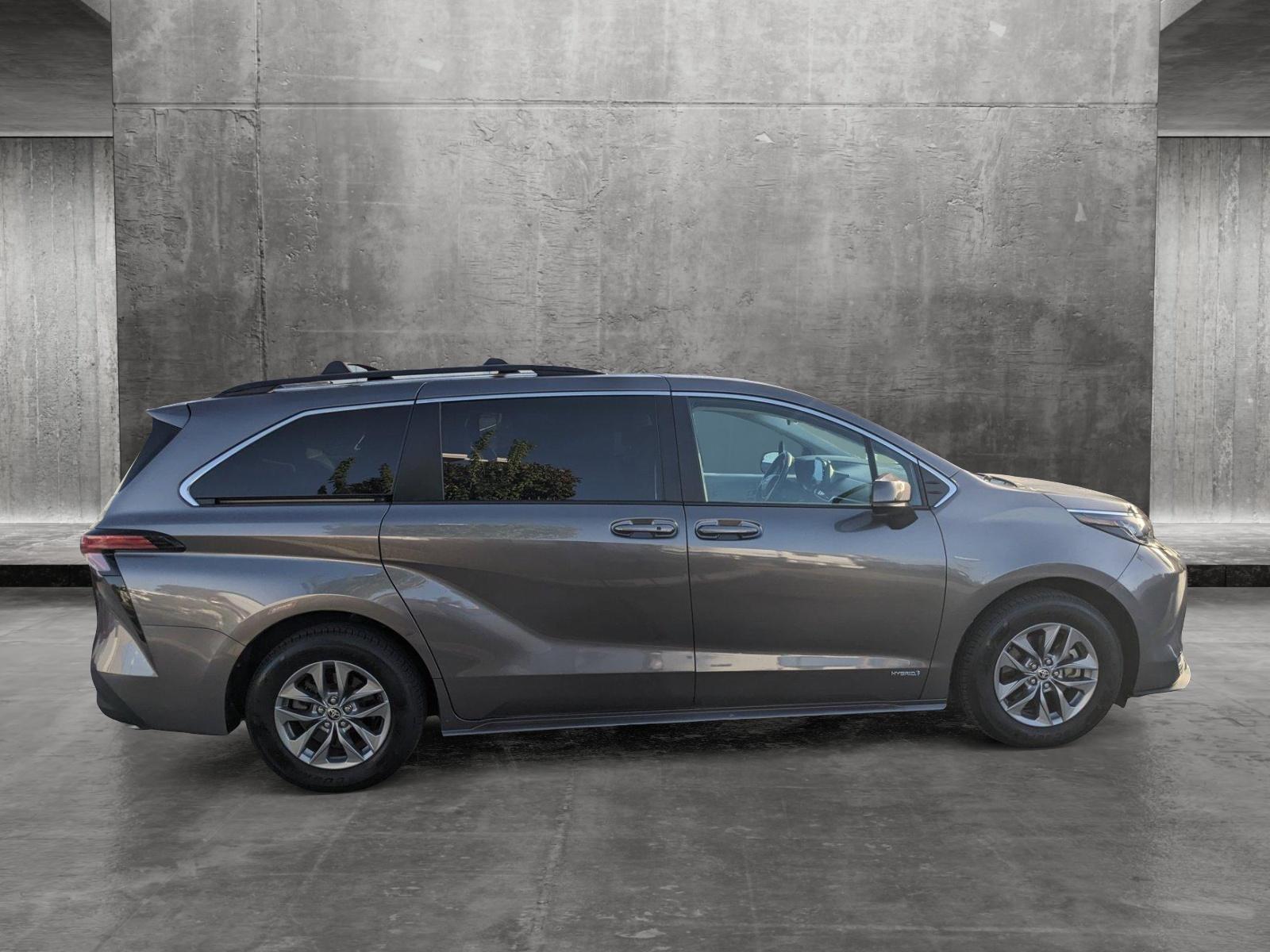 2021 Toyota Sienna Vehicle Photo in MIAMI, FL 33172-3015