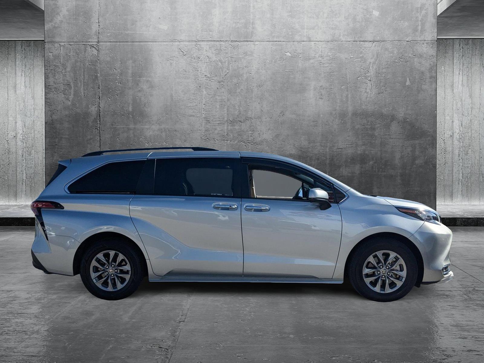 2022 Toyota Sienna Vehicle Photo in Winter Park, FL 32792