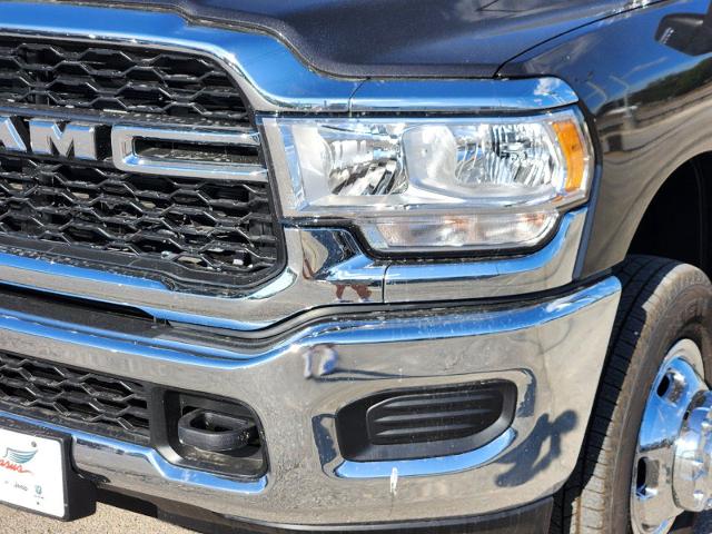 2024 Ram 3500 Vehicle Photo in Ennis, TX 75119-5114