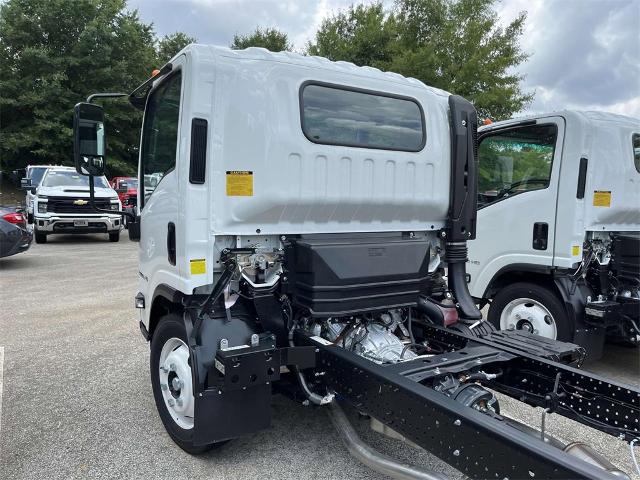 2025 Chevrolet 5500 XG LCF Gas Vehicle Photo in ALCOA, TN 37701-3235