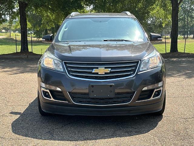 Used 2015 Chevrolet Traverse 2LT with VIN 1GNKVHKD9FJ201897 for sale in Brandon, MS